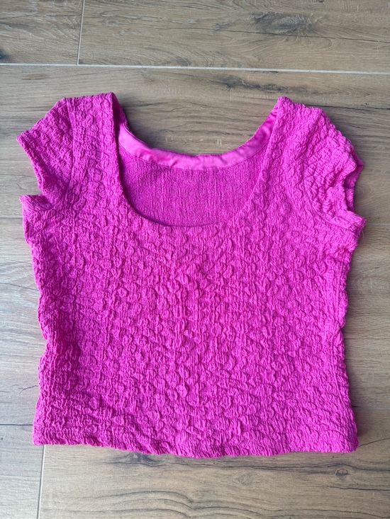 Maeve Dresses & Skirts - Maeve Textured Scoop Crop Top in Bright Pink